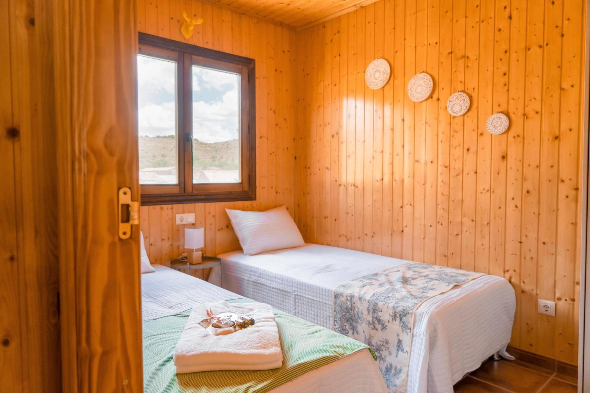 Aldea Los Odres - Cabañas de Madera de 1ª recién Reformadas con Piscina y BBQ Privada Moratalla  Camera foto